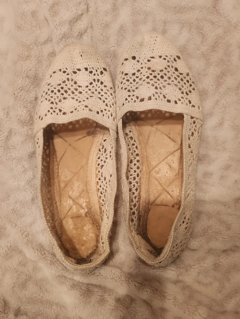 Womens Crochet Slip-On Flats in Cream/off-white